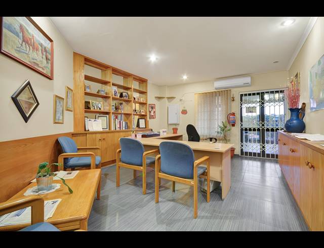 714M² BUSINESS SOLD IN HOUGHTON ESTATE